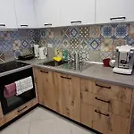 아파트 Lovely Duplex With Patio, 100m From The Beach! Vlorë