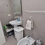 Lovely Duplex With Patio, 100m From The Beach! 아파트 Vlorë