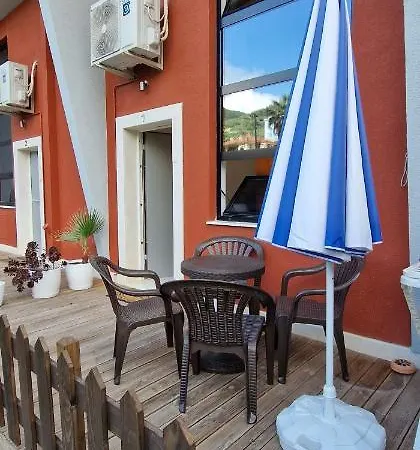 شقة Lovely Duplex With Patio, 100m From The Beach! فلورا