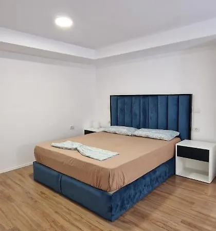 דירה Lovely Duplex With Patio, 100m From The Beach! *