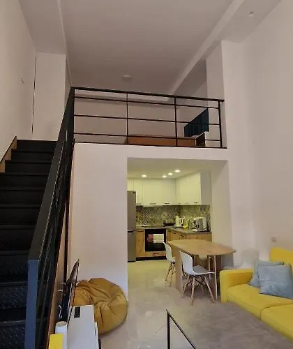 Lovely Duplex With Patio, 100m From The Beach! Vlorë