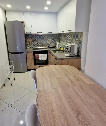 Lovely Duplex With Patio, 100m From The Beach!