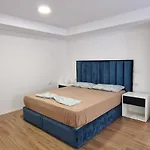 公寓 Lovely Duplex With Patio, 100m From The Beach! *