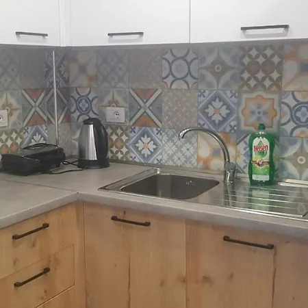公寓 Lovely Duplex With Patio, 100m From The Beach! Vlorë