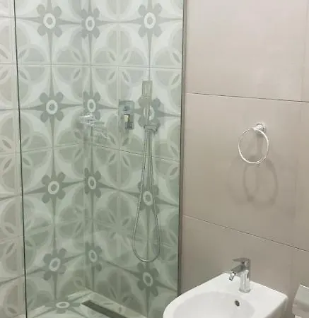 Daire Lovely Duplex With Patio, 100m From The Beach! *