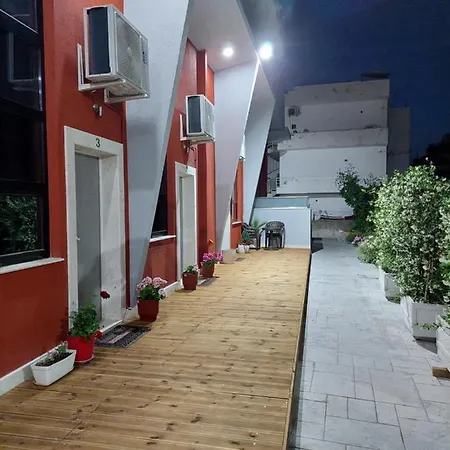 Daire Lovely Duplex With Patio, 100m From The Beach! Avlonya