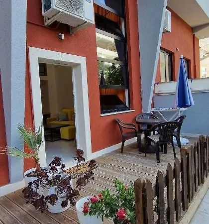 Διαμέρισμα Lovely Duplex With Patio, 100m From The Beach! *