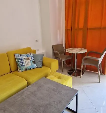 Lovely Duplex With Patio, 100m From The Beach! * Vlorë