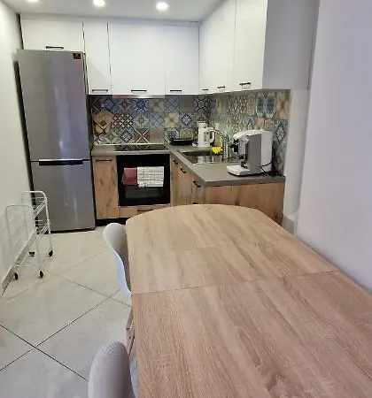 Lovely Duplex With Patio, 100m From The Beach!