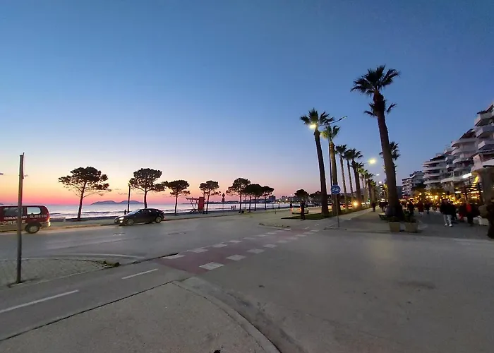 Lovely Duplex With Patio, 100m From The Beach! 公寓 Vlorë