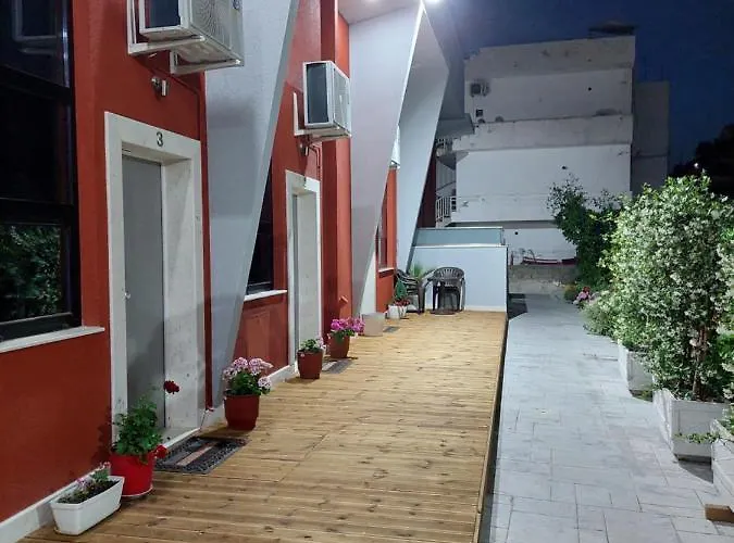 公寓 Lovely Duplex With Patio, 100m From The Beach! Vlorë