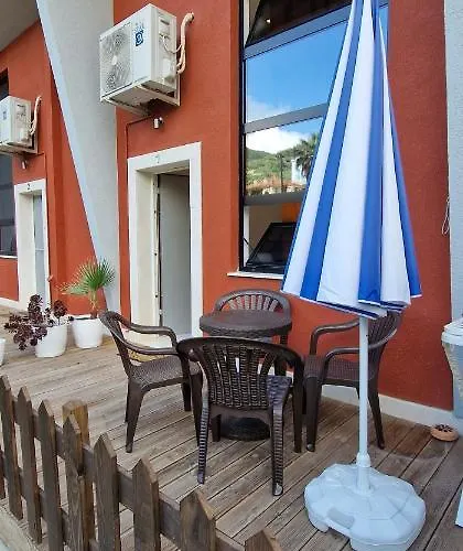 Daire Lovely Duplex With Patio, 100m From The Beach! Avlonya