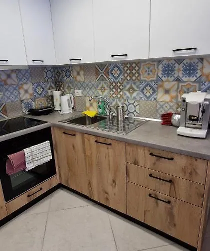 公寓 Lovely Duplex With Patio, 100m From The Beach! Vlorë