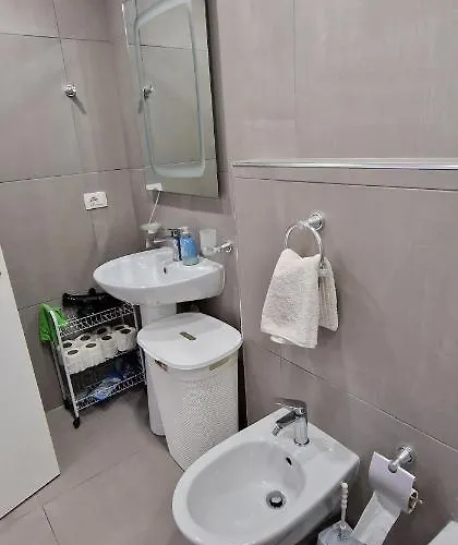 Lovely Duplex With Patio, 100m From The Beach! 公寓 Vlorë